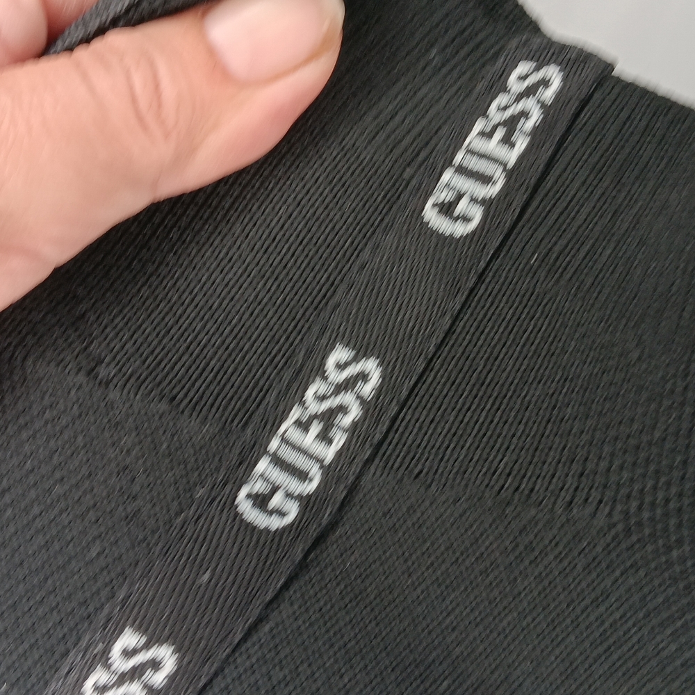 Guess - Picture 9 of 9